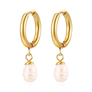 Elegant 18K gold stainless steel hoop earrings with natural freshwater pearl pendants