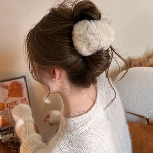 Pince À Cheveux En Peluche Fausse Fourrure Grande Pince À Chignon Automne Hiver Couleur Unie Accessoire Cheveux Femme