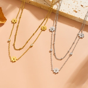 Collier double rang en acier inoxydable plaqué or 18k avec pendentifs marguerite et zircon