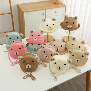 Ensemble chapeau de paille et sac bandoulière enfant avec oreilles d'ours pour l'été
