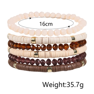 Detail view of 6-piece bohemian beaded bracelet set with 16cm circumference and 35.7g weight