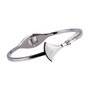 Elegant silver stainless steel bangle featuring a white shell fan charm and zircon inlay