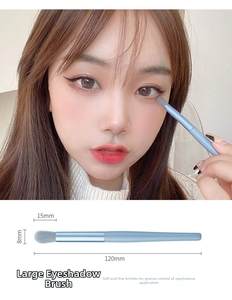 Detailed size chart of large eyeshadow brush with 120mm length and soft synthetic bristles