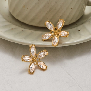 Boucles d'oreilles fleurs en acier inoxydable plaqué or 18K avec zircons marquise blancs