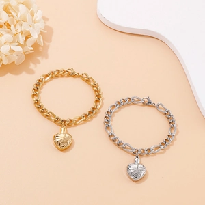 Fashionable titanium steel heart pendant bracelets in gold and silver finish