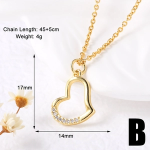 Detailed view of golden heart pendant necklace with dimensions 17x14mm and 45cm chain