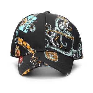 Atmungsaktive schwarze Graffiti Baseballkappe mit goldenen Ketten und Luxus-Pferdemotiv