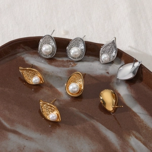 316L stainless steel pearl drop earrings in leaf and teardrop shapes for women
