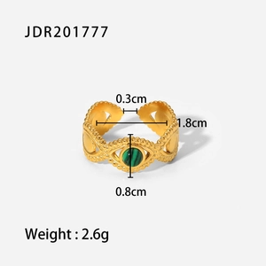 Detailed dimensions of 18K gold evil eye ring with green stone and 2.6g weight info