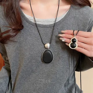 Collier Pendentif Gourde Ovale Longue Chaîne De Pull Bijoux En Alliage De Résine Vintage Minimaliste Pour Femmes
