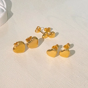 Minimalist Titanium Steel 3D Heart Stud Earrings For Women Simple Fashion Golden Solid Heart Earrings Daily Wear Jewelry Gift
