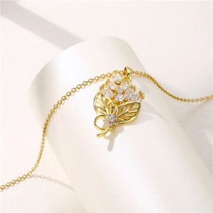 18K gold plated stainless steel necklace featuring a geometric zircon flower pendant
