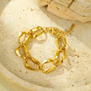 Vintage 18K gold-plated stainless steel chunky link bracelet with wave textured surface