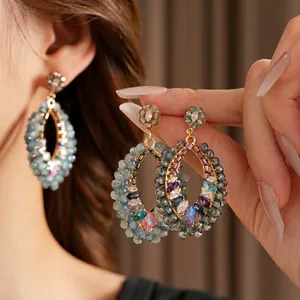 Boucles d'oreilles bohèmes en argent avec strass dégradés et perles ovales facettées