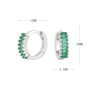 Dimensions détaillées des boucles d'oreilles créoles en argent S925 et zircons verts