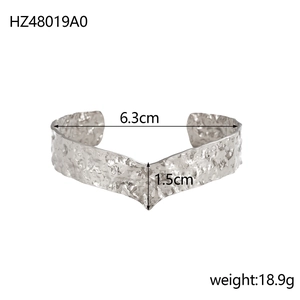 Hammered silver titanium steel cuff bracelet with V-shape design and minimalist style