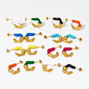 Chic irregular U-shaped earrings in colorful enamel and gold-plated metal finish