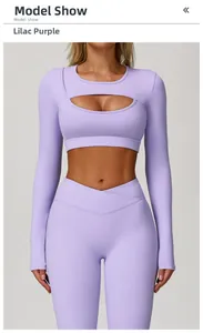 Détail du haut de yoga lilas à manches longues avec découpe et legging taille en V
