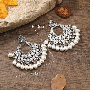 Bohemian silver fan-shaped earrings with pearls and rhinestones, size 8.0x7.0cm