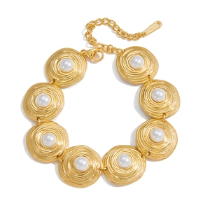 Elegant 18K gold plated stainless steel bracelet with round pearls and textured links