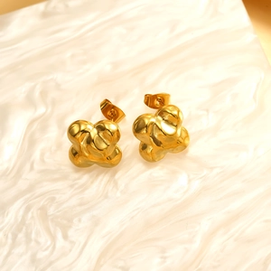 Elegant 18k gold plated stainless steel four-leaf clover earrings with hammered finish