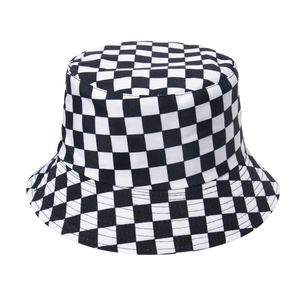 Bob moderne en coton à damier noir et blanc pour le style urbain et protection solaire