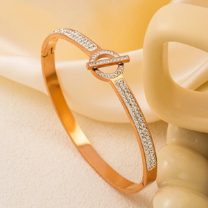 Eleganter roségoldener Damenarmreif mit funkelnden Kristallen und T-Verschluss-Stil