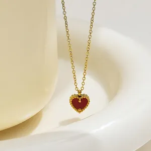 Collana con Pendente a Cuore in Acciaio Inossidabile con Madreperla Rossa Bordo Perlato Oro Catena da Donna