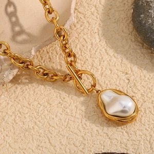 Artificial Baroque Pearl Pendant Necklace For Women 18K Gold Plated Stainless Steel Chunky Chain Retro OT Buckle Fashion Jewelry