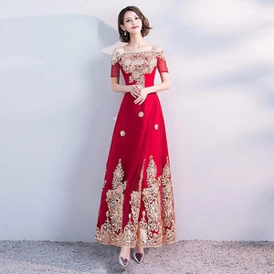 Abito Da Sera Rosso Spalle Scoperte Con Applicazioni In Pizzo Dorato Ricamo Satine Mesh Abito Formale Elegante Per Donna