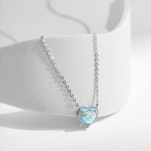 Elegante s925 Sterling Silber Herzkette mit blauem Emaille und Opal-Effekt Edelstein