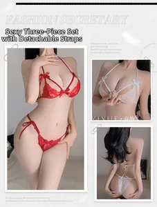 Détail de l'ensemble de lingerie sexy en dentelle à trois points avec nœuds réglables en rouge et blanc