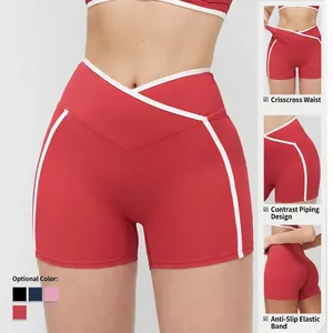 Short de yoga rouge pastèque à taille haute croisée avec bordure blanche contrastée