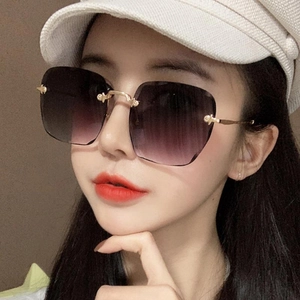 Rimless Sunglasses For Women Fashion Scalloped Edge Gradient Lens Metal Frame UV Protection Outdoor Eyewear