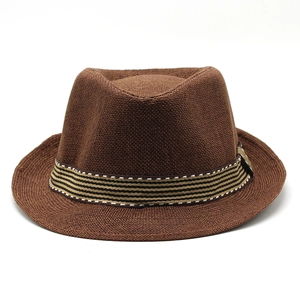 Chapeau fedora tressé marron avec ruban rayé pour un style décontracté estival