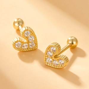 Élégantes boucles d'oreilles cœur en argent 925 doré avec zircons et fermoir à vis