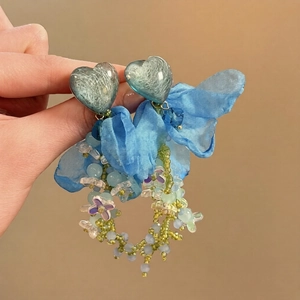 Boucles D'oreilles Pendantes En Cristal De Résine En Forme De Coeur Avec Tige En Argent Noeud En Chiffon Pampilles En Perles Style Élégant