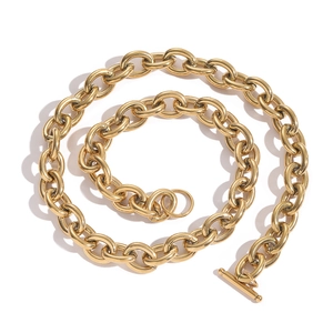 Chunky 12mm gold stainless steel O-chain necklace featuring a classic T-bar toggle clasp