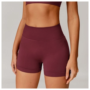Détail du short de yoga sans couture taille haute avec ceinture côtelée gainante