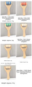 Makroaufnahme verschiedener Holzmassage-Roller mit diversen Perlenstrukturen und Farben