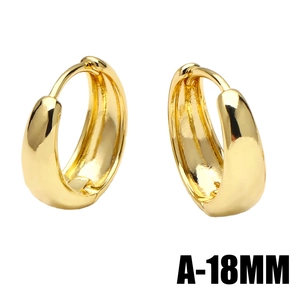 Polished 18mm golden geometric hoop earrings with minimalist C-shape design
