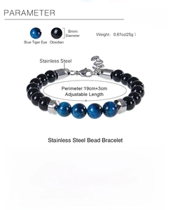 Détail du bracelet en œil de tigre 8mm avec fermoir en acier inoxydable réglable