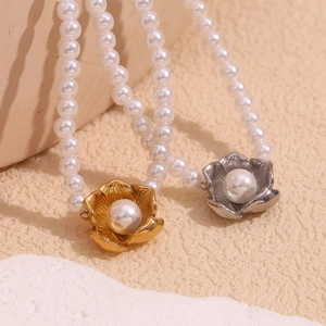Elegant Flower Pendant Artificial Pearl Necklace Stainless Steel 18K Gold Plated Vintage INS Fashion Jewelry For Women