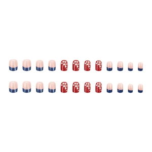 Details von US Independence Day Kunstnägeln mit roten Sternen und blauem Glitzer-Muster