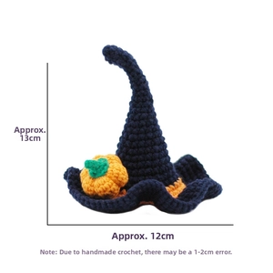 Dettaglio cappello da strega fatto a mano per animali con 13cm di altezza e piccola zucca