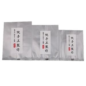 Sachets en aluminium brossé argenté pour biscuits en trois tailles variées