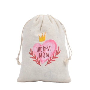 Linen drawstring gift bag for Mother's Day with The Best Mom text and heart pattern