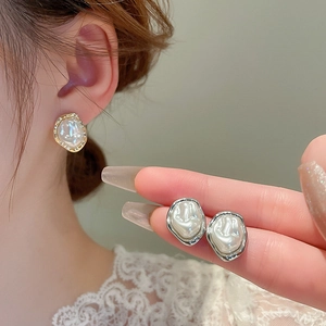Irregular baroque pearl earrings with vintage gold and silver metal trim for women