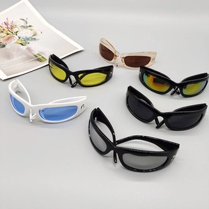 Y2K sporty wrap-around sunglasses in six colors with mirrored lenses and stylish frames