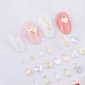 Set de breloques à ongles mini cadenas cœur et clé en alliage doré et argenté pour DIY